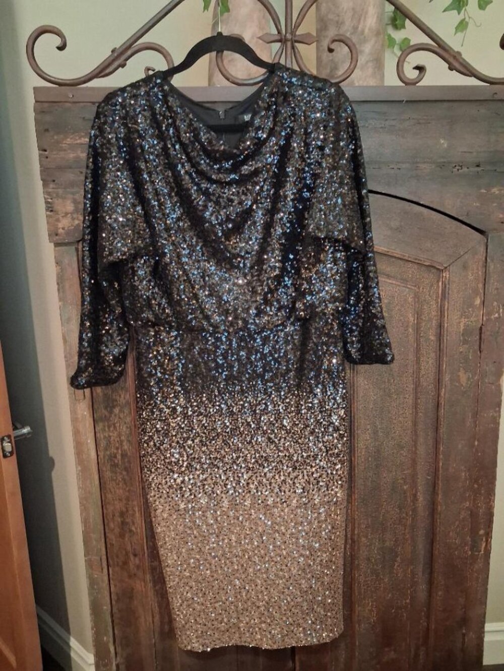 Badgley Mischka Black & Gold Sequin Dress Cowl Neck, LS Size 14